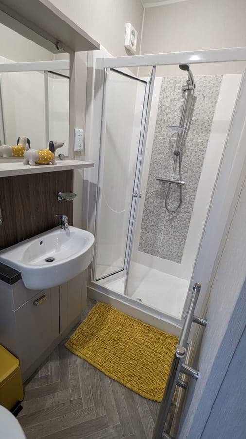 En-suite shower room